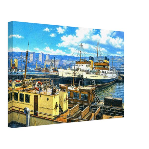 Queen Mary II and Duchess of Hamilton, Greenock, Scotland 1970s - Canvas Print 127cd5c1-252c-47d2-9fd4-c786c925f184